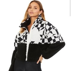 BEACH RIOT
Lily Jacket 70s Geo